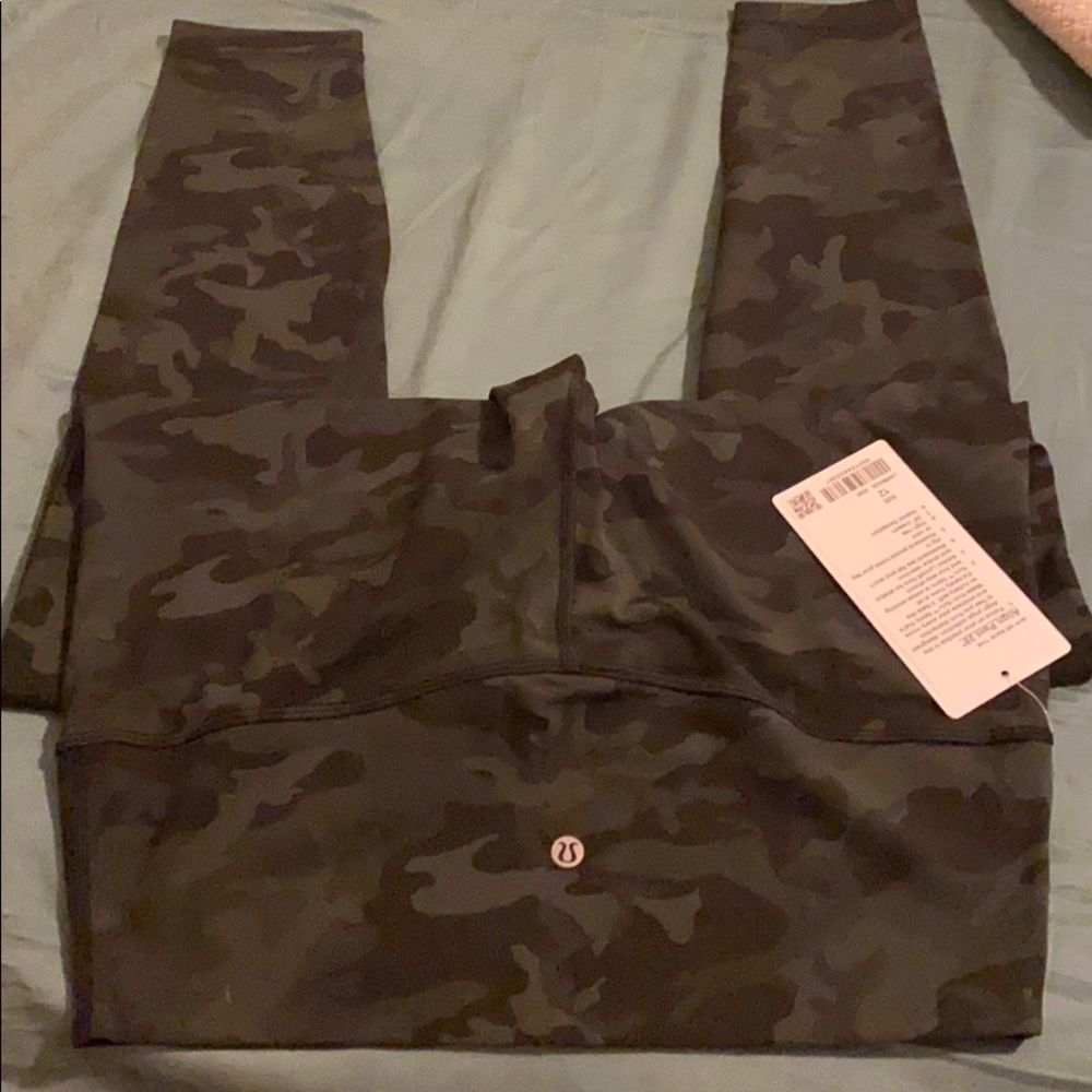 Brand new Lululemon align camo leggings